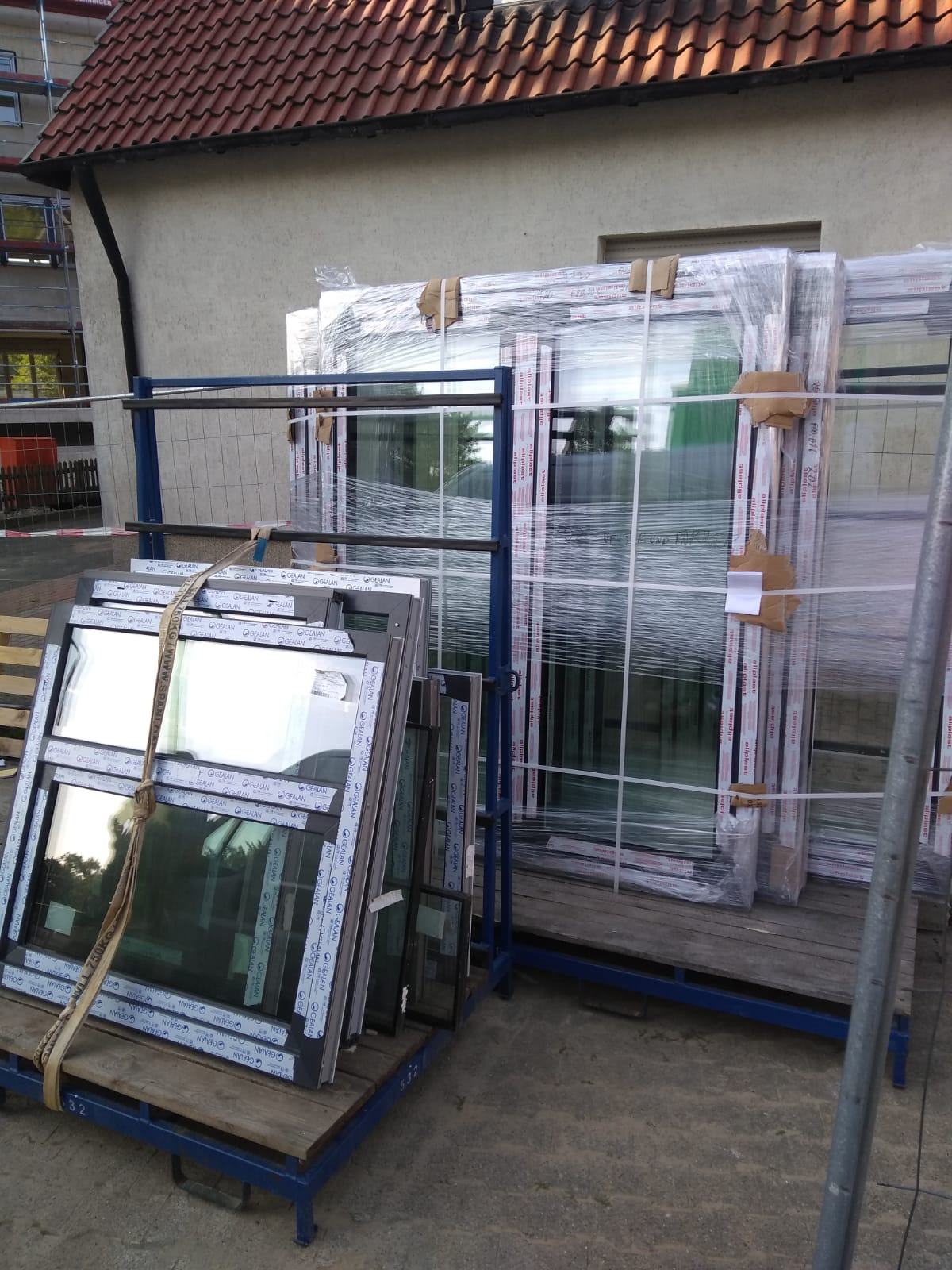 GEALAN windows — site storage